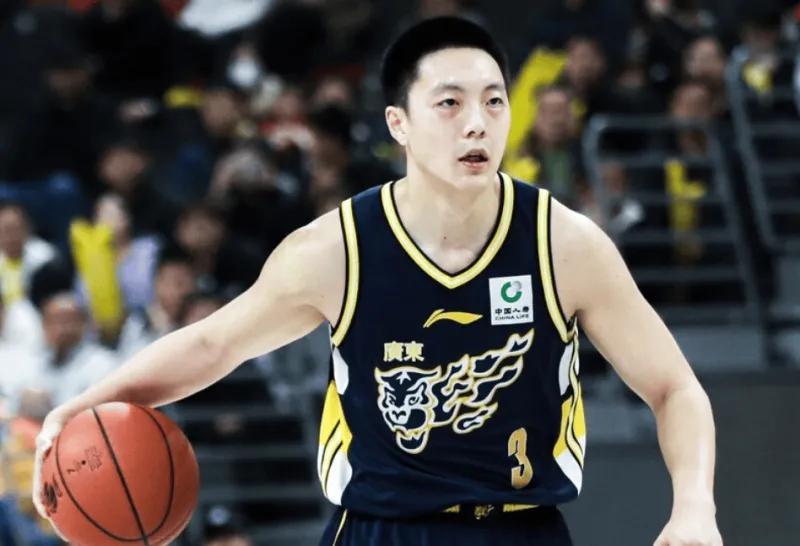 澳客网-广东首节险胜同曦！胡明轩回暖，三外全部打铁，同曦命中率也糟糕