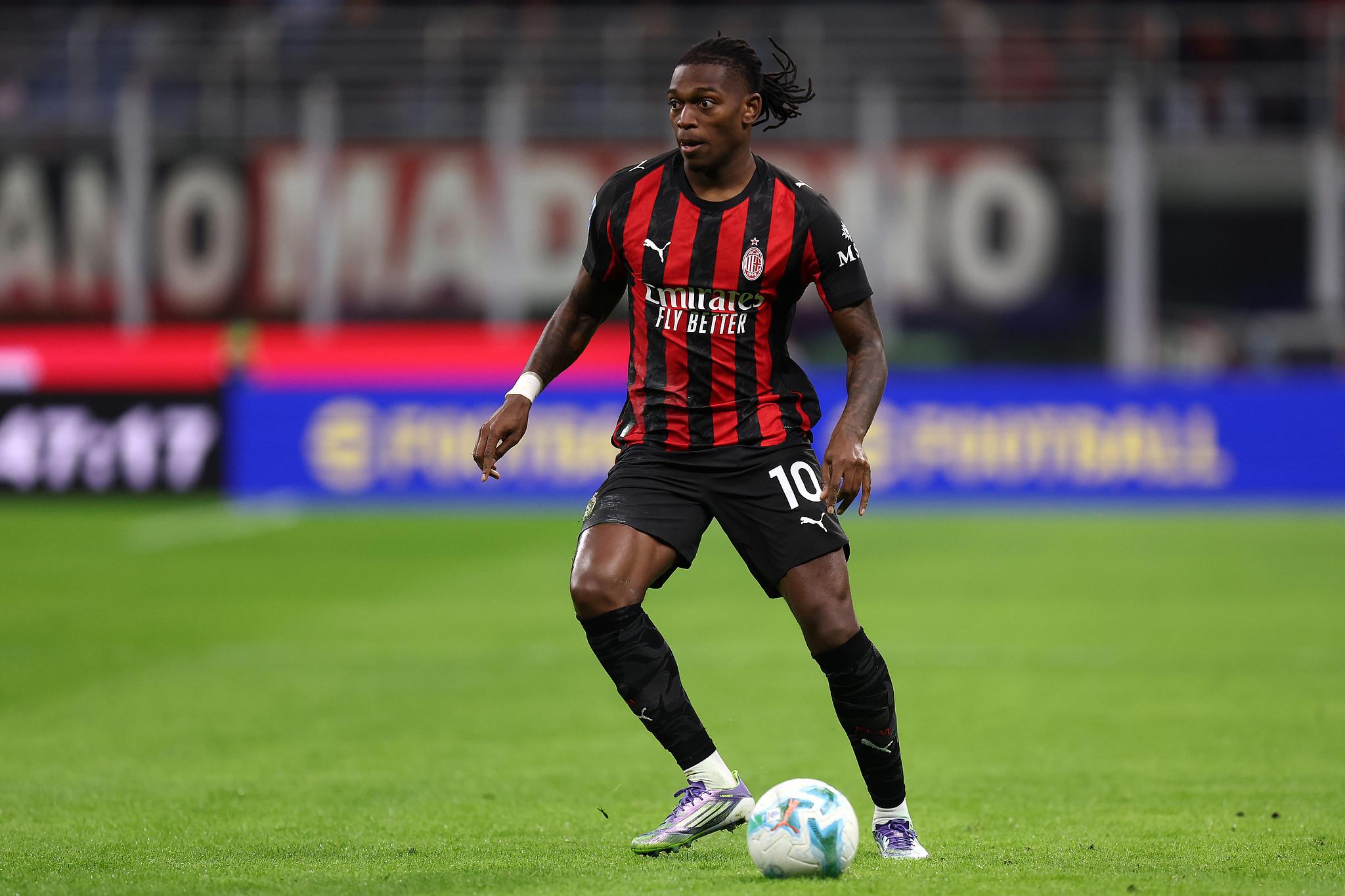 奥客网站-米兰，阿莱格里为莱奥担忧：耻骨问题风险及需谨慎使用的原因。最新消息